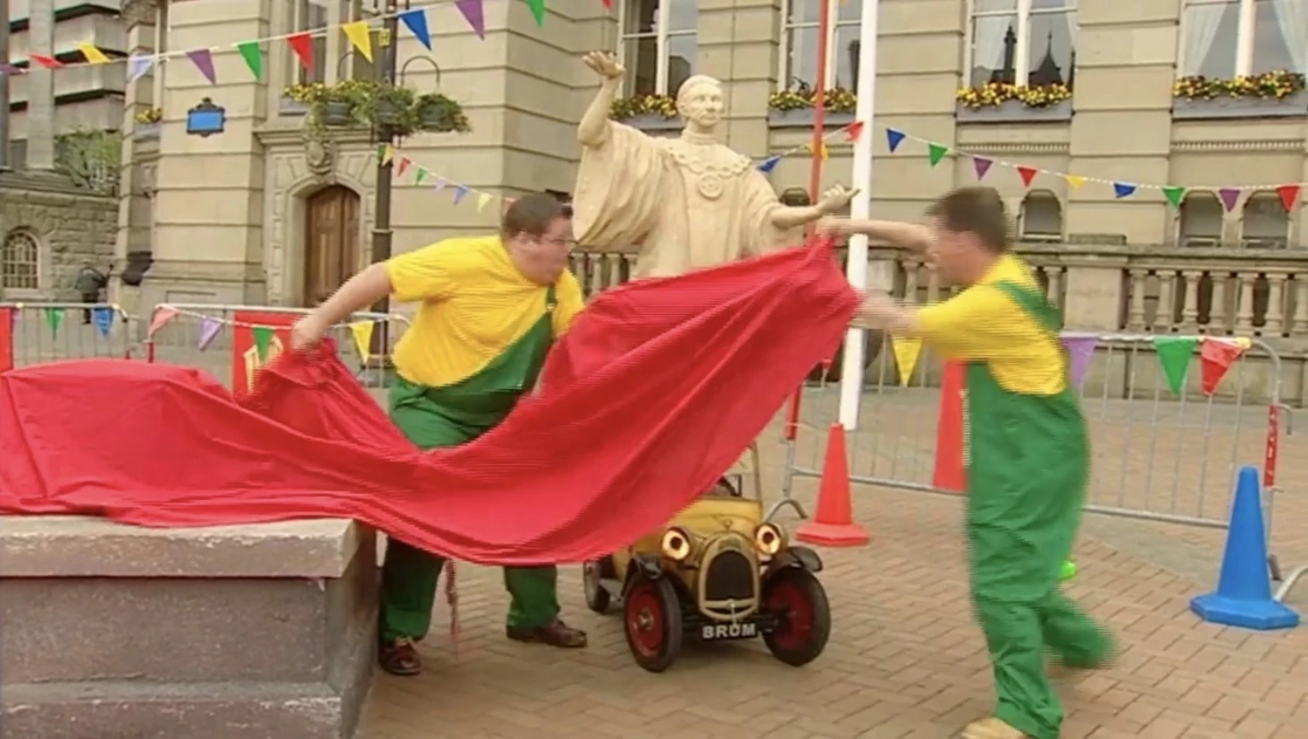 Brum and the Runaway Statue